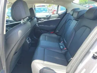 Genesis G70 2026 2.5T Estándar 4p Sedan
