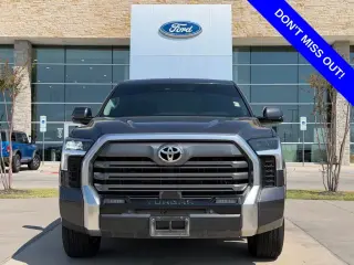 Toyota Tundra 2022 4x4 Limited 4dr CrewMax Cab Pickup SB