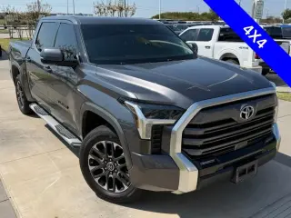 Toyota Tundra 2022 4x4 Limited 4dr CrewMax Cab Pickup SB