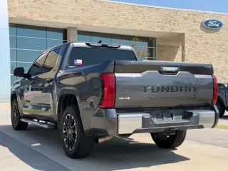 Toyota Tundra 2022 4x4 Limited 4dr CrewMax Cab Pickup SB