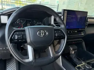 Toyota Tundra 2022 4x4 Limited 4dr CrewMax Cab Pickup SB
