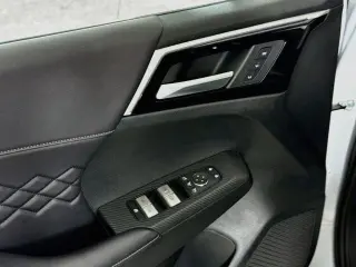Mitsubishi Outlander PHEV 2025 AWD SEL Edición Negra 4p SUV