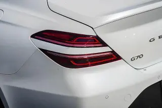 Genesis G70 2023 2.0T 4dr Sedán