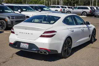 Genesis G70 2023 2.0T 4dr Sedán