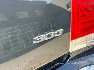 Chrysler 300 2017 Limited 4dr Sedan