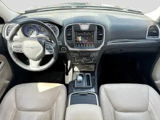 Chrysler 300 2017 Limited 4dr Sedan