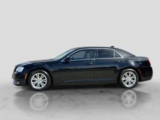 Chrysler 300 2017 Limited 4dr Sedan