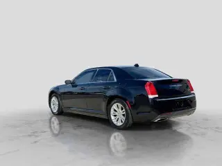 Chrysler 300 2017 Limited 4dr Sedan