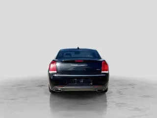 Chrysler 300 2017 Limited 4dr Sedan