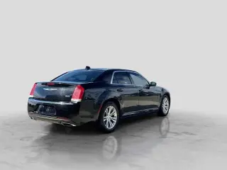 Chrysler 300 2017 Limited 4dr Sedan