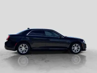 Chrysler 300 2017 Limited 4dr Sedan