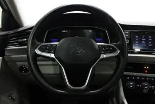 Volkswagen Jetta 2023 SE 4p Sedán