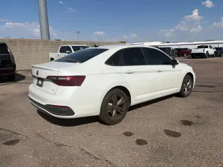 Volkswagen Jetta 2023 SE 4p Sedán
