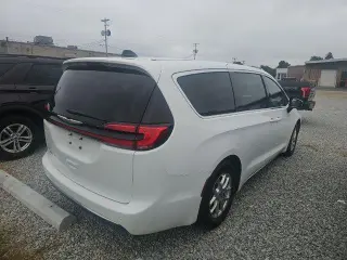 Chrysler Pacifica 2025 Select 4dr Mini-Van