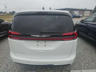 Chrysler Pacifica 2025 Select 4dr Mini-Van