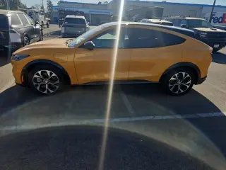 Ford Mustang Mach-E 2023 Premium 4dr SUV