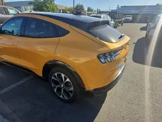 Ford Mustang Mach-E 2023 Premium 4dr SUV