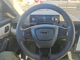Ford Mustang Mach-E 2023 Premium 4dr SUV