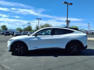 Ford Mustang Mach-E 2023 AWD Premium 4dr SUV