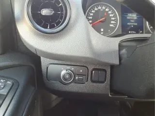 Mercedes-Benz Sprinter 2025 2500 3dr 144 in. WB Camión de Carga (2.0L I4)