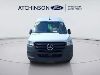 Mercedes-Benz Sprinter 2025 2500 3dr 144 in. WB Camión de Carga (2.0L I4)