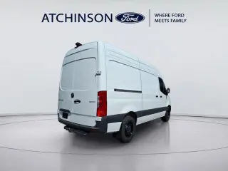 Mercedes-Benz Sprinter 2025 2500 3dr 144 in. WB Camión de Carga (2.0L I4)