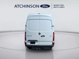Mercedes-Benz Sprinter 2025 2500 3dr 144 in. WB Camión de Carga (2.0L I4)