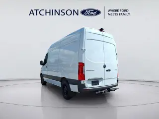 Mercedes-Benz Sprinter 2025 2500 3dr 144 in. WB Camión de Carga (2.0L I4)
