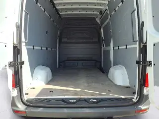 Mercedes-Benz Sprinter 2025 2500 3dr 144 in. WB Camión de Carga (2.0L I4)