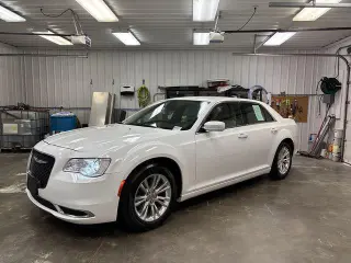 Chrysler 300 2018 Touring L 4dr Sedán