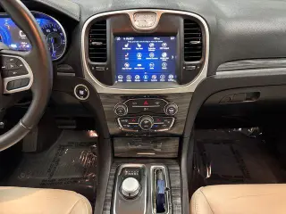 Chrysler 300 2018 Touring L 4dr Sedán