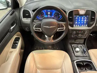 Chrysler 300 2018 Touring L 4dr Sedán