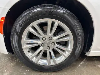 Chrysler 300 2018 Touring L 4dr Sedán