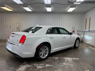 Chrysler 300 2018 Touring L 4dr Sedán