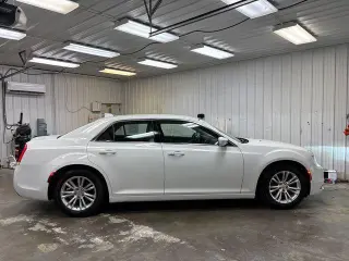 Chrysler 300 2018 Touring L 4dr Sedán