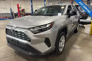 Toyota RAV4 2025 AWD LE 4p SUV