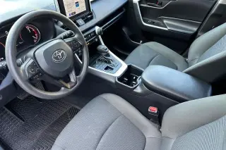 Toyota RAV4 2025 AWD LE 4p SUV