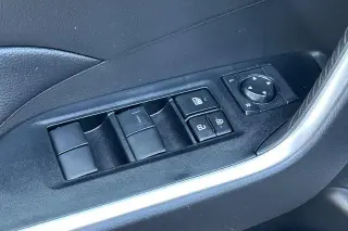 Toyota RAV4 2025 AWD LE 4p SUV