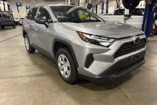 Toyota RAV4 2025 AWD LE 4p SUV