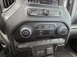 Chevrolet Silverado 1500 2022 4x4 Custom Trail Boss 4p Puerta trasera cabina de tripulacion 5.8 ft. SB