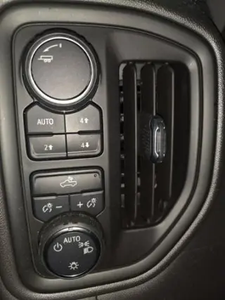 Chevrolet Silverado 1500 2022 4x4 Custom Trail Boss 4p Puerta trasera cabina de tripulacion 5.8 ft. SB