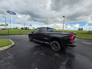 Chevrolet Silverado 1500 2022 4x4 Custom Trail Boss 4p Puerta trasera cabina de tripulacion 5.8 ft. SB