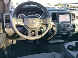 Ram 1500 Clásico 2023 4x2 Tradesman 2dr Cab Estándar Regular 8 ft. LB Pickup