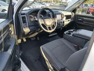 Ram 1500 Clásico 2023 4x2 Tradesman 2dr Cab Estándar Regular 8 ft. LB Pickup