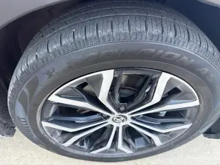 Toyota Crown 2024 AWD XLE 4dr Sedan