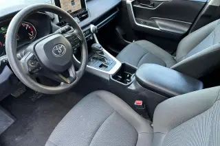 Toyota RAV4 2025 AWD LE 4p SUV