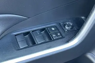 Toyota RAV4 2025 AWD LE 4p SUV