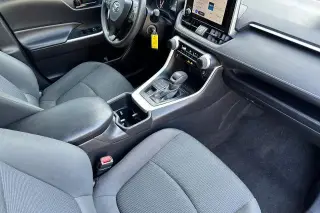 Toyota RAV4 2025 AWD LE 4p SUV