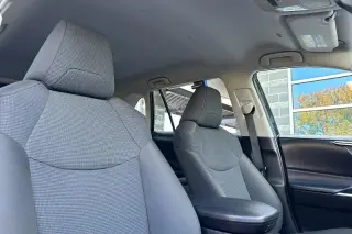 Toyota RAV4 2025 AWD LE 4p SUV
