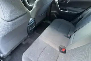 Toyota RAV4 2025 AWD LE 4p SUV